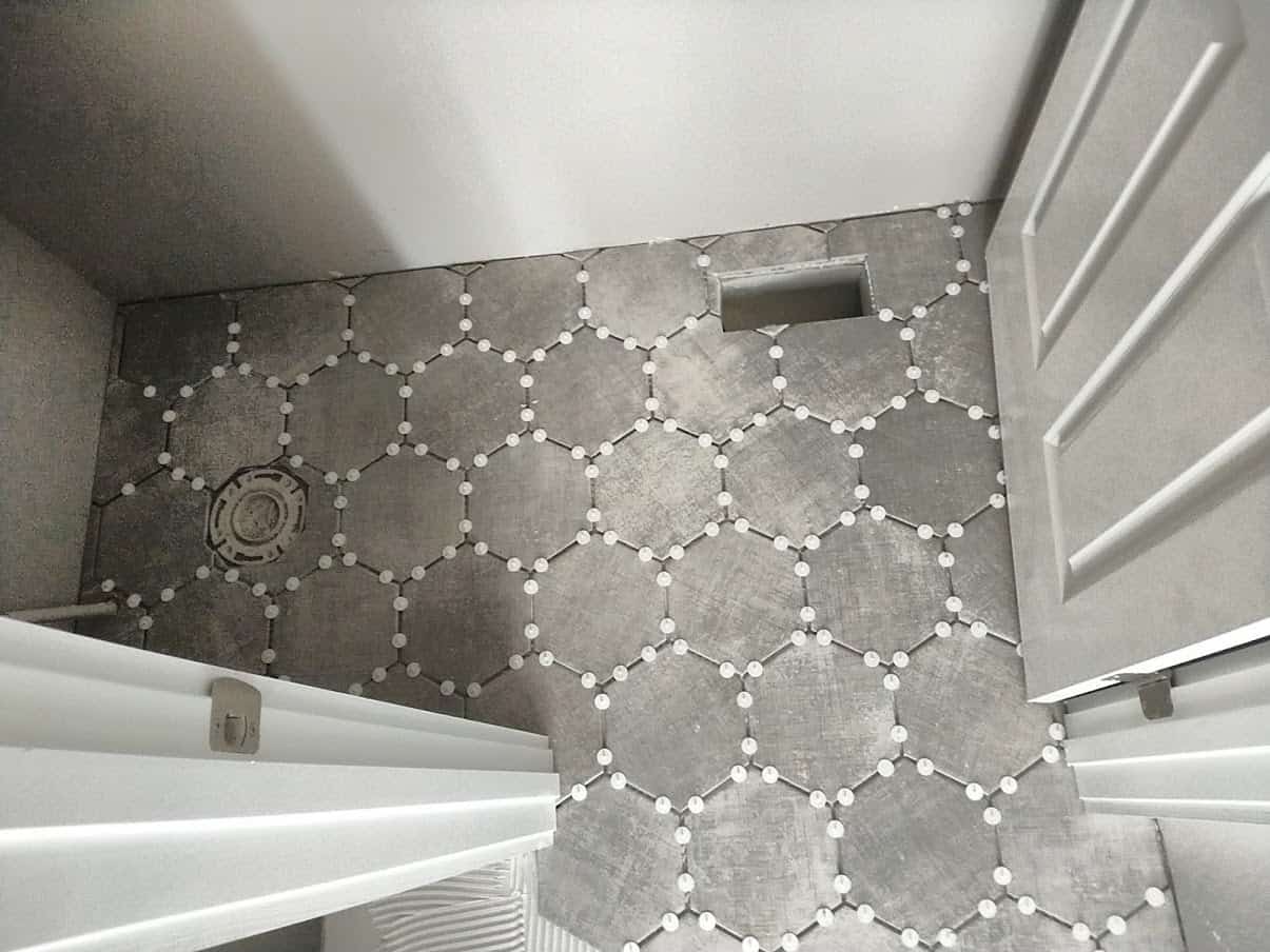 Throne room with hexagon tiles and Smart Spacers