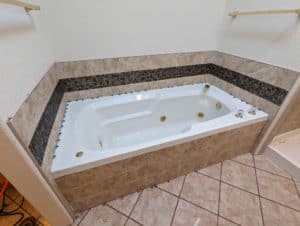 Master tub skirt and surround set