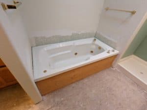 Tub skirt and surround to be tiled