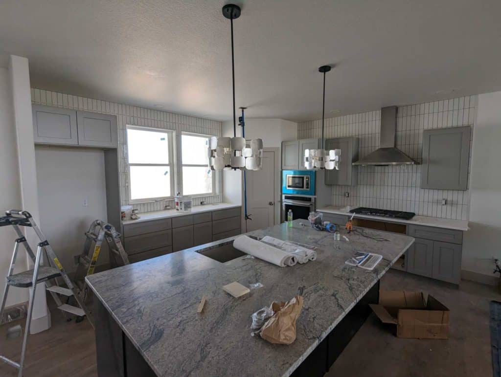 Kitchen backsplash fully set