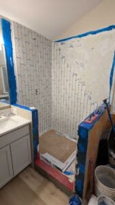 Master shower surround partially set3