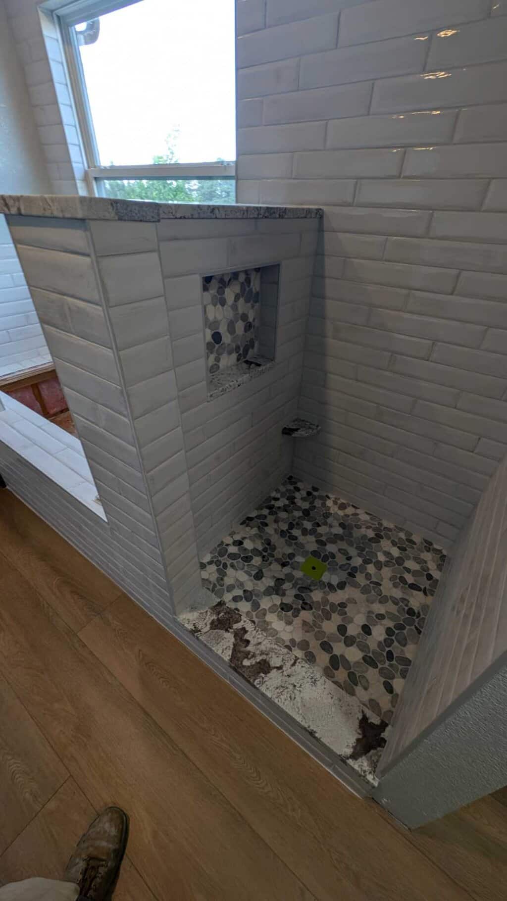 Shower and tub surround finished3