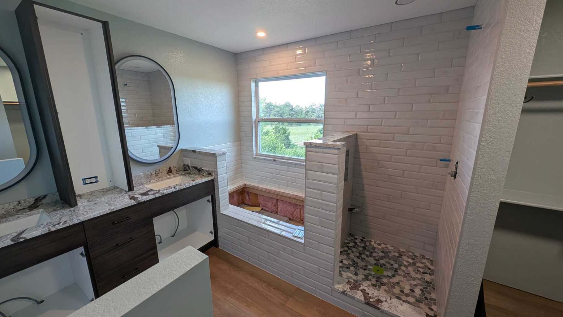 Shower and tub surround finished5