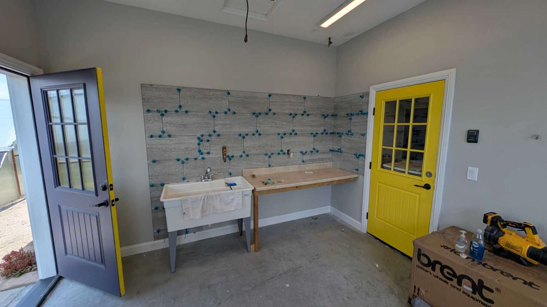 Pottery studio backsplash tiled2