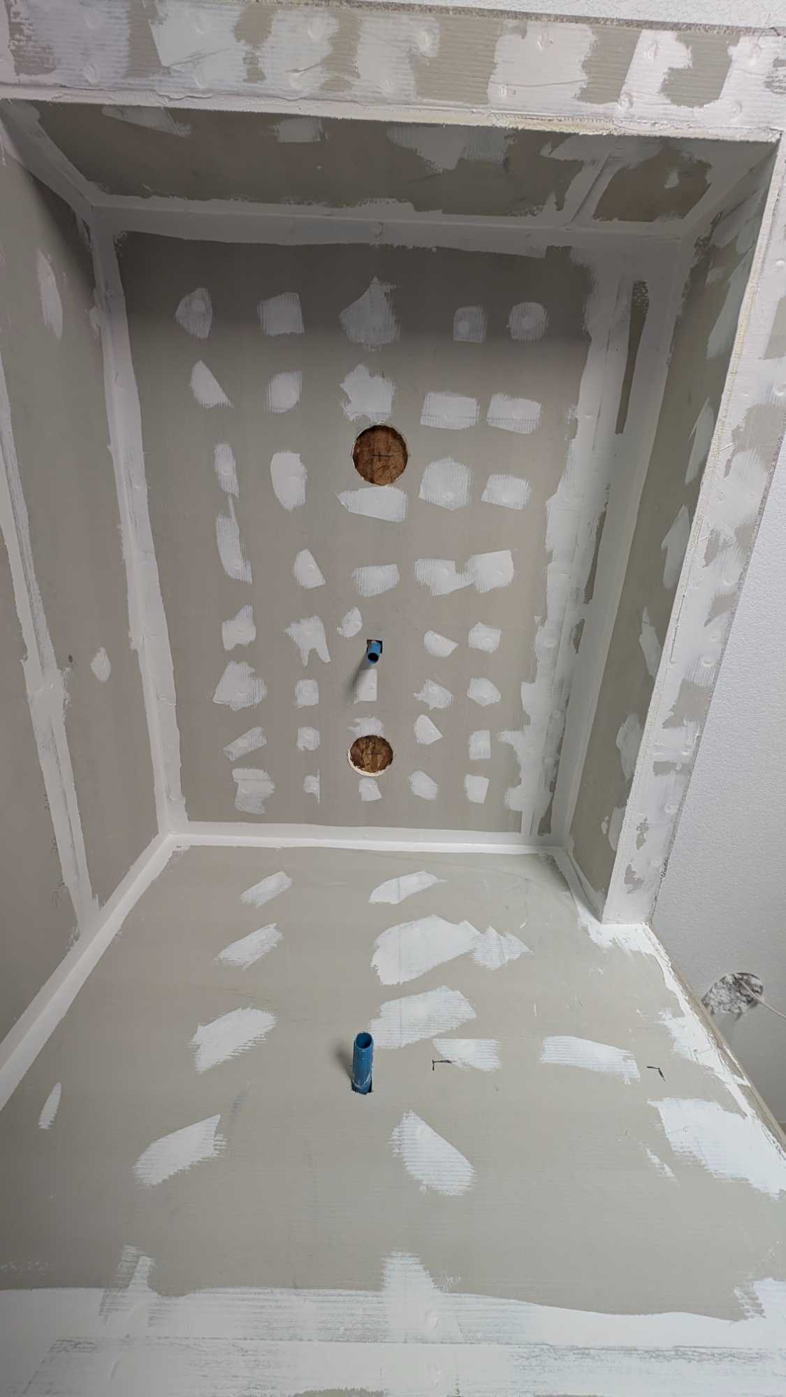 Ceiling underlaid and sealed