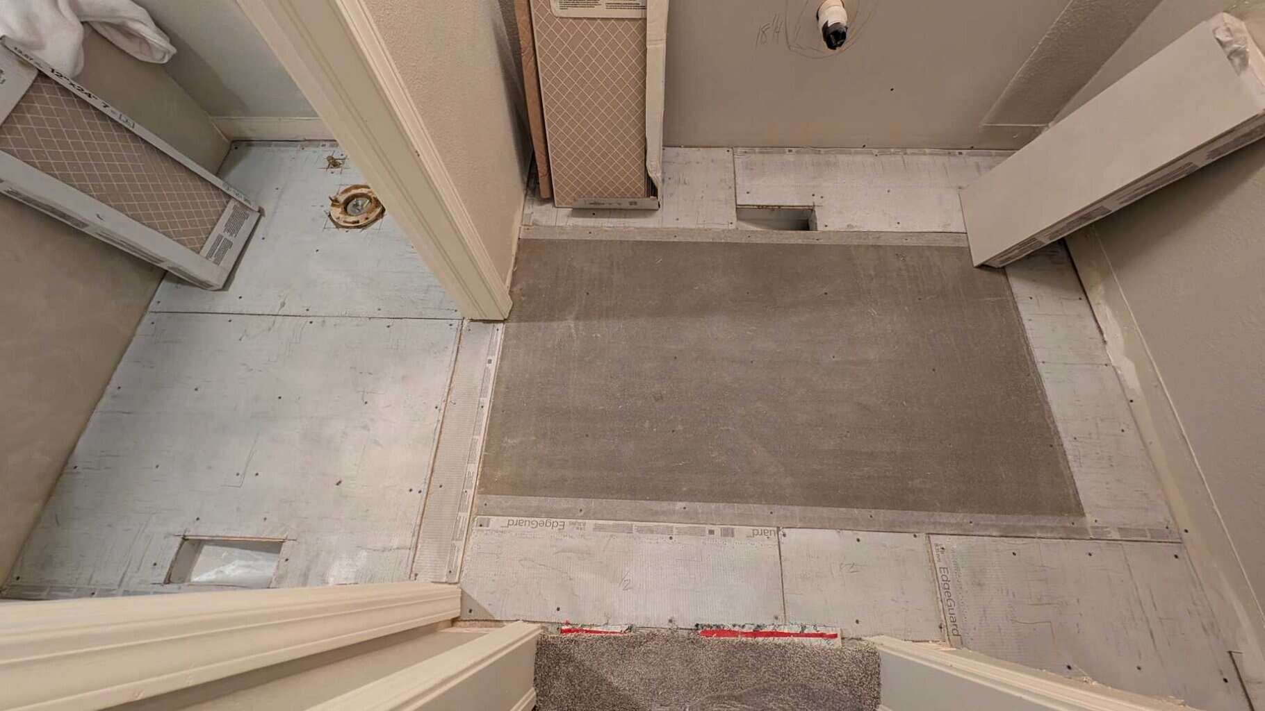 Secondary bath floor underlaid