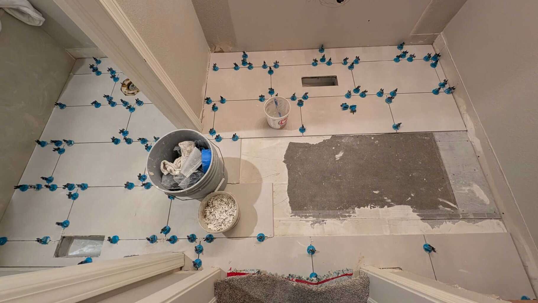 Secondary bath floor almost full set