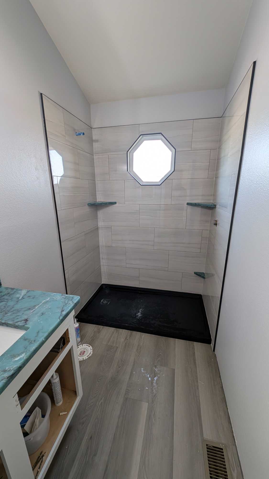 Shower grouted and finiished2