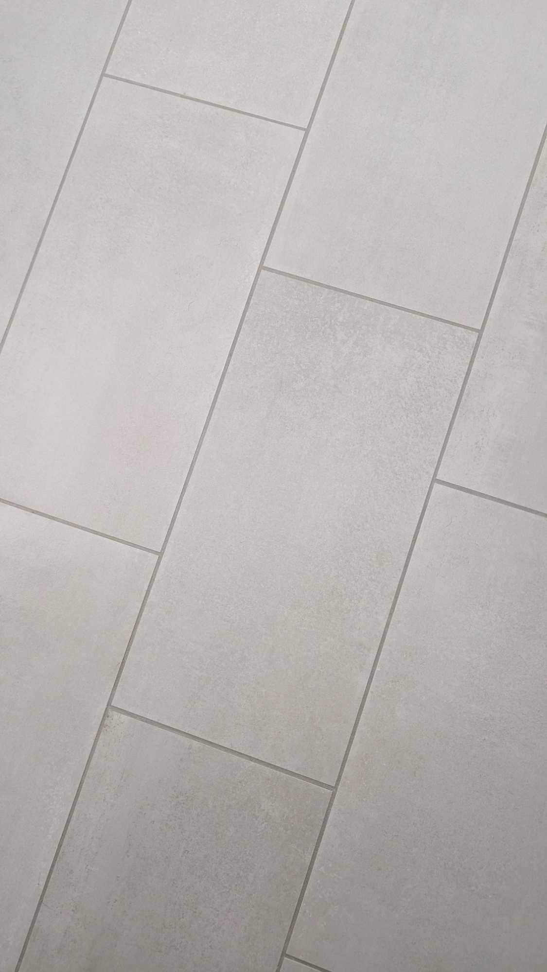 Primary bath floor closeup