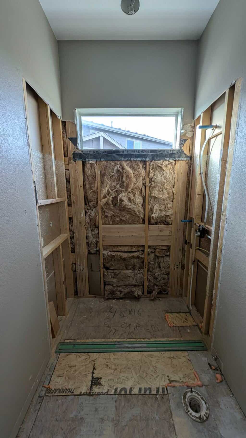 Hall bath shower to be tiled