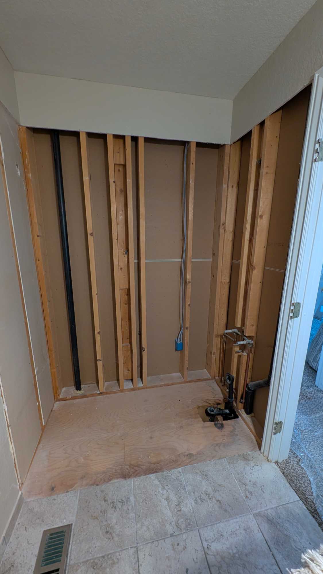 Bathtub and surround demo'd3