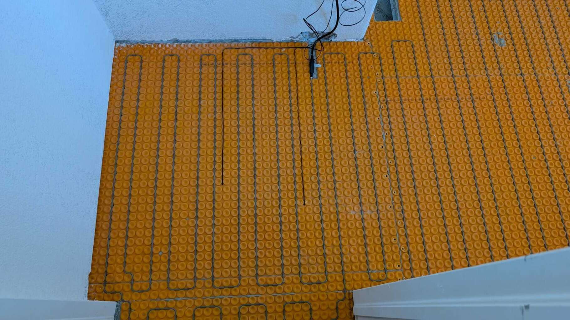 Sensor locations in primary bath warm wire