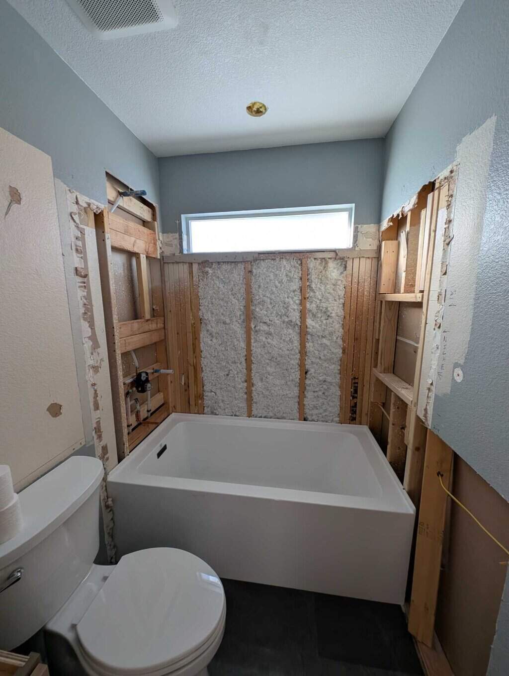 Tub surround to be underlaid and tiled