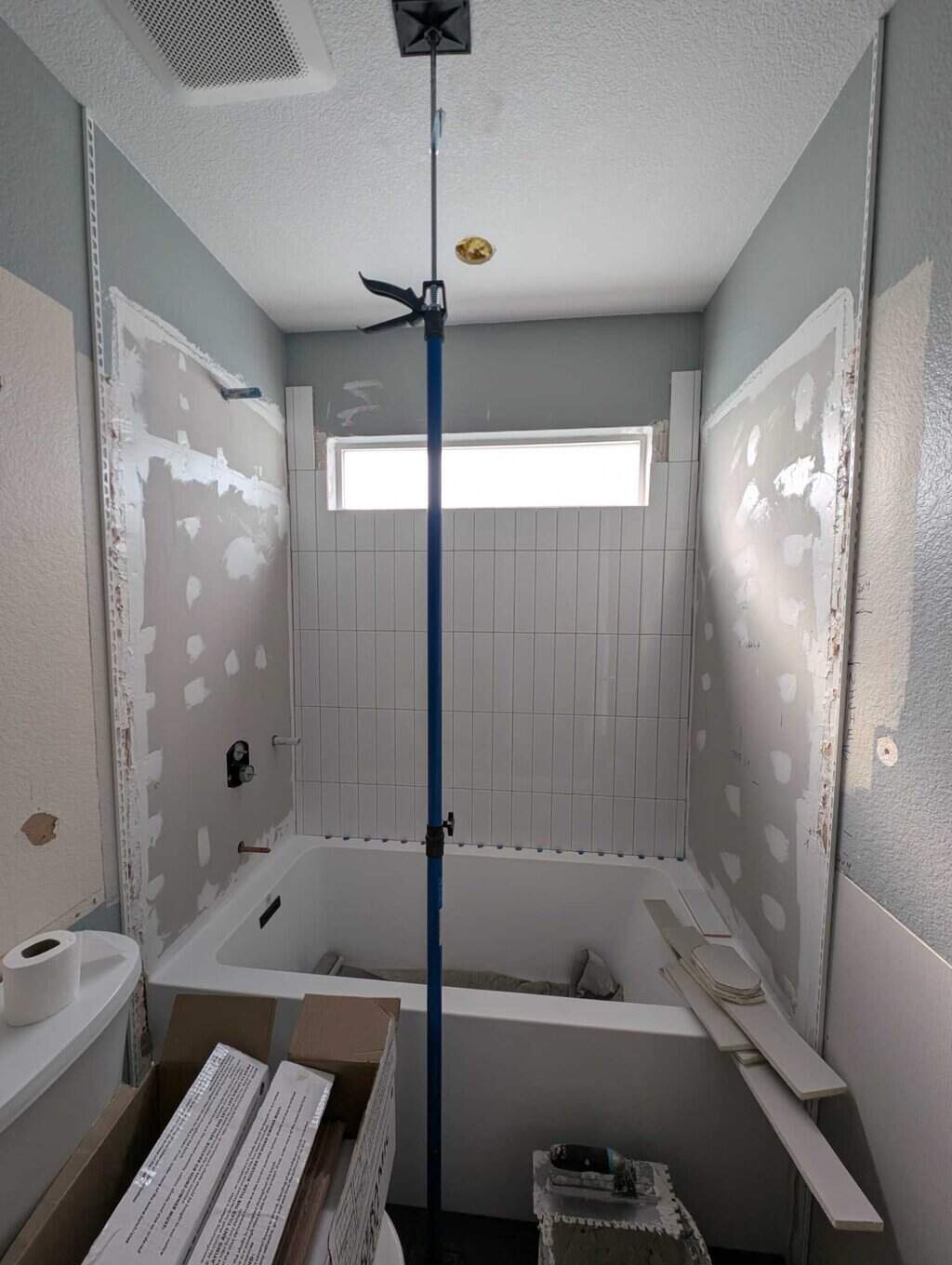 Tiling the tub surround