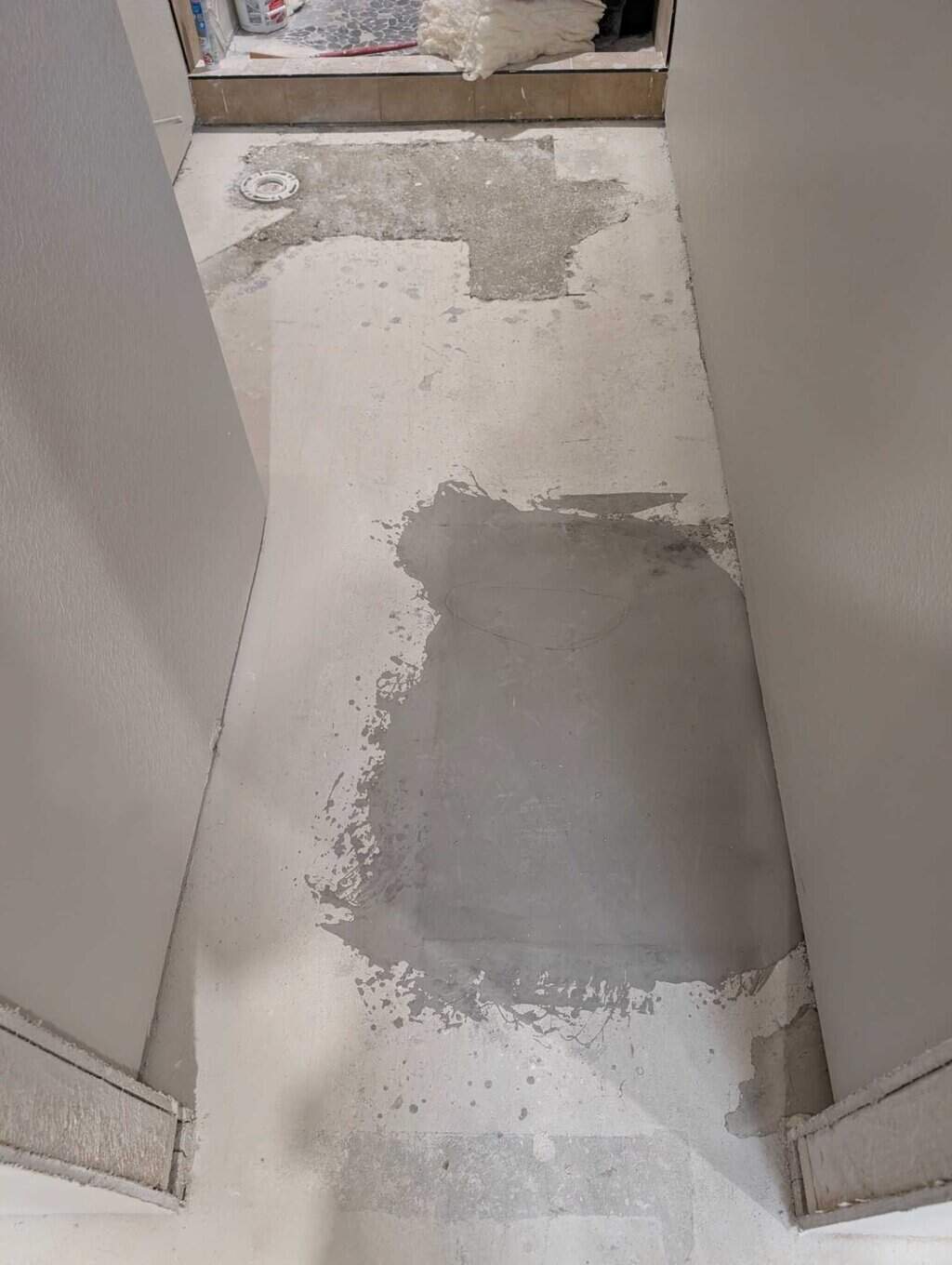 Cleaning floor to be leveled