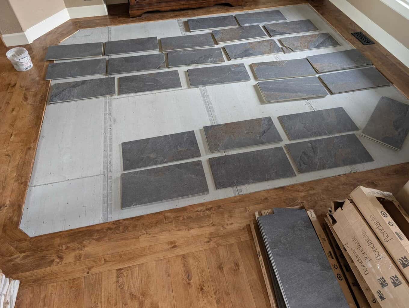 Checking the distribution and coloring of the tiles