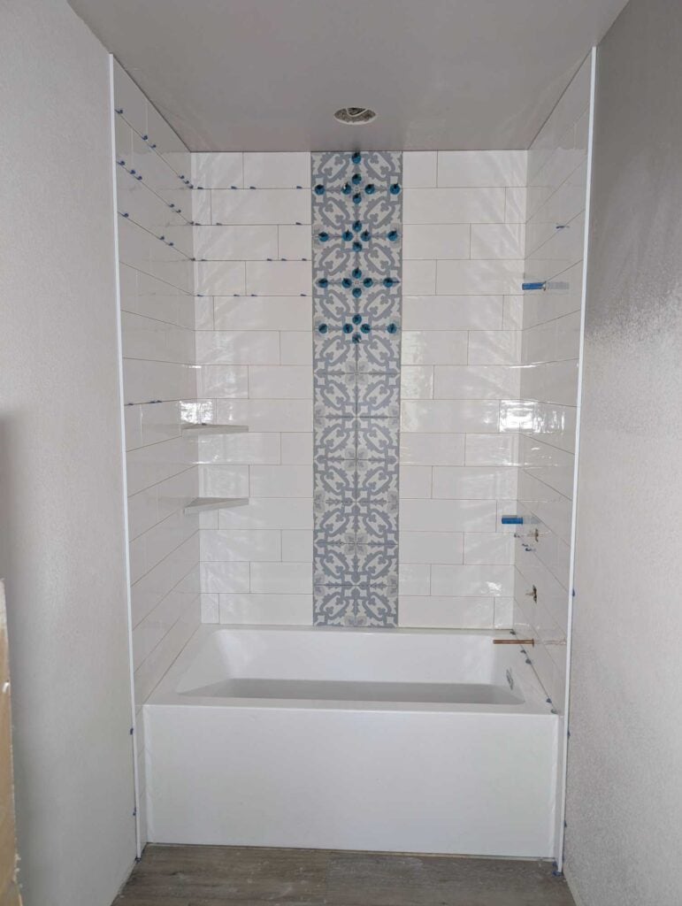 Tub surround fully set