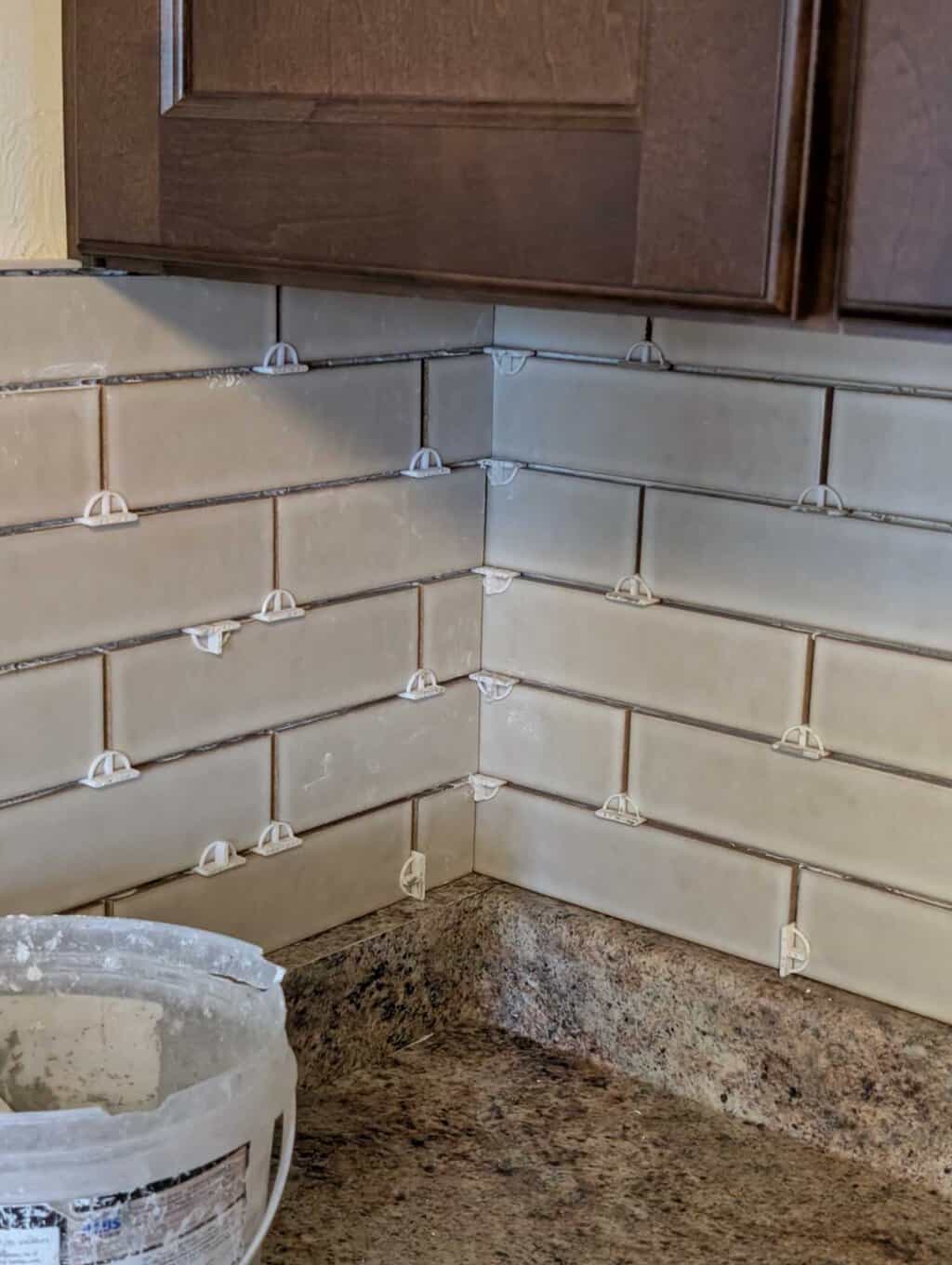 Inside corner in backsplash
