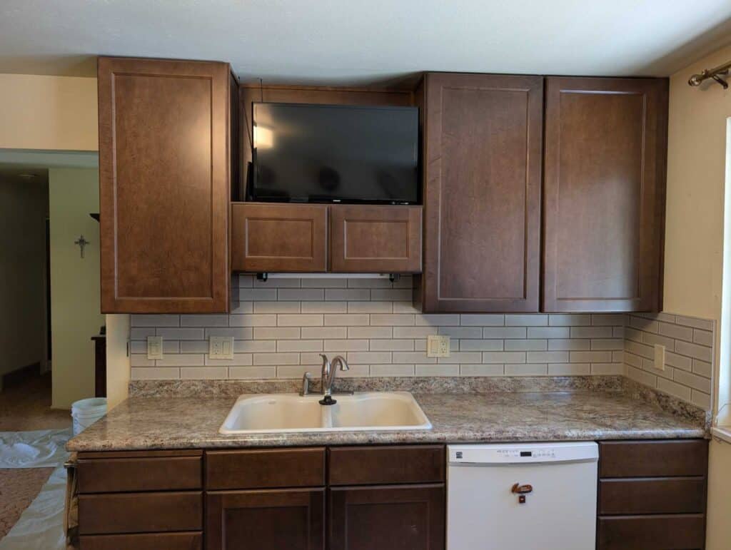 Kitchen backsplash finished