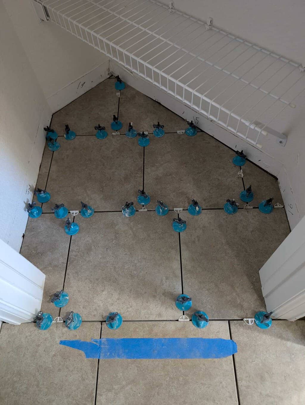 Closet tile set