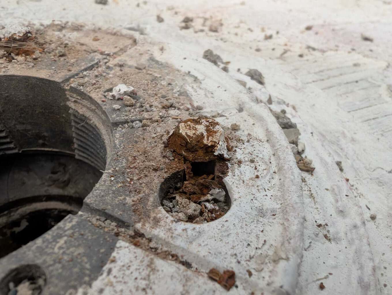 Clamping ring bolts completely rusted solid