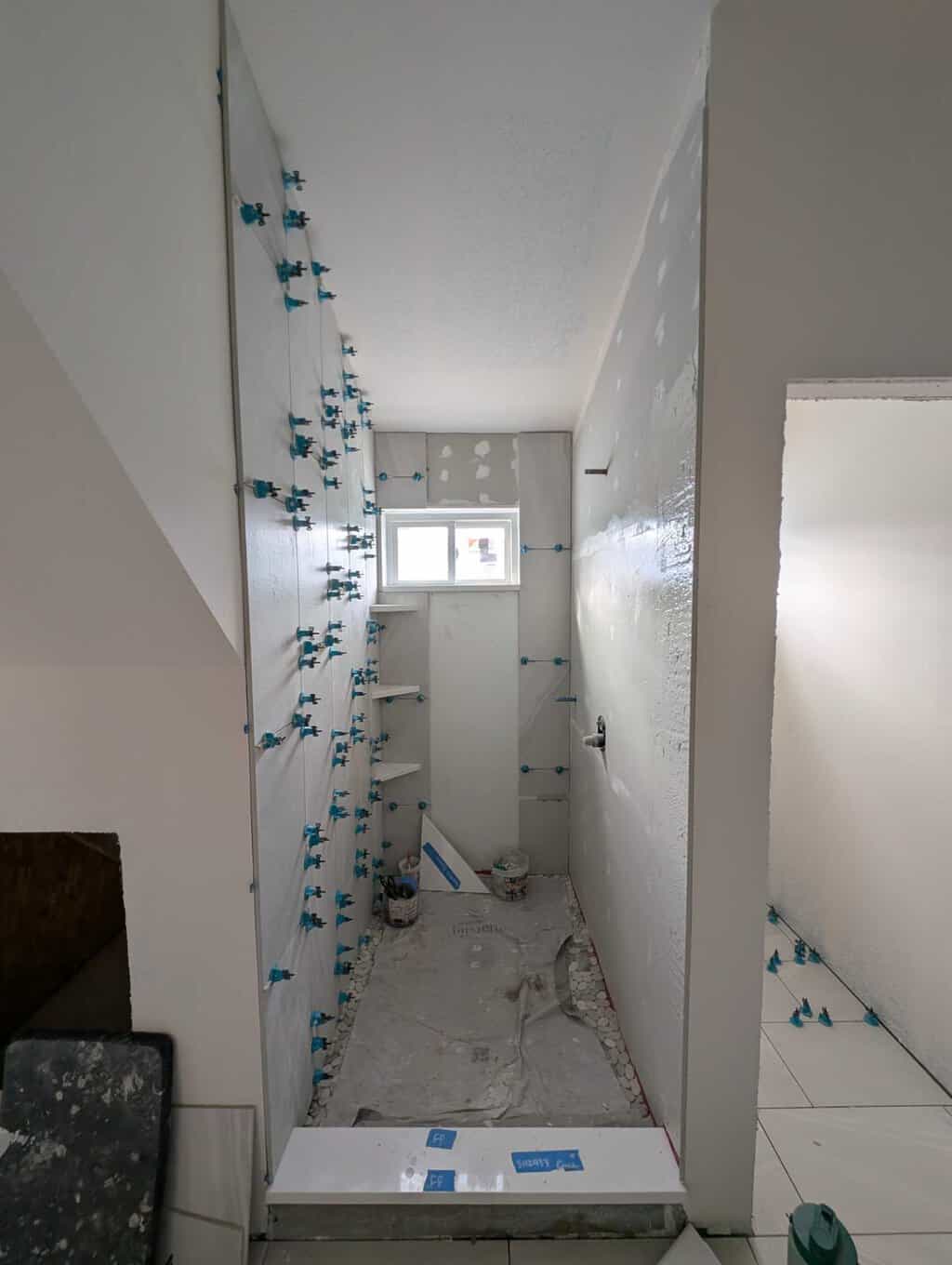 Part of primary shower set
