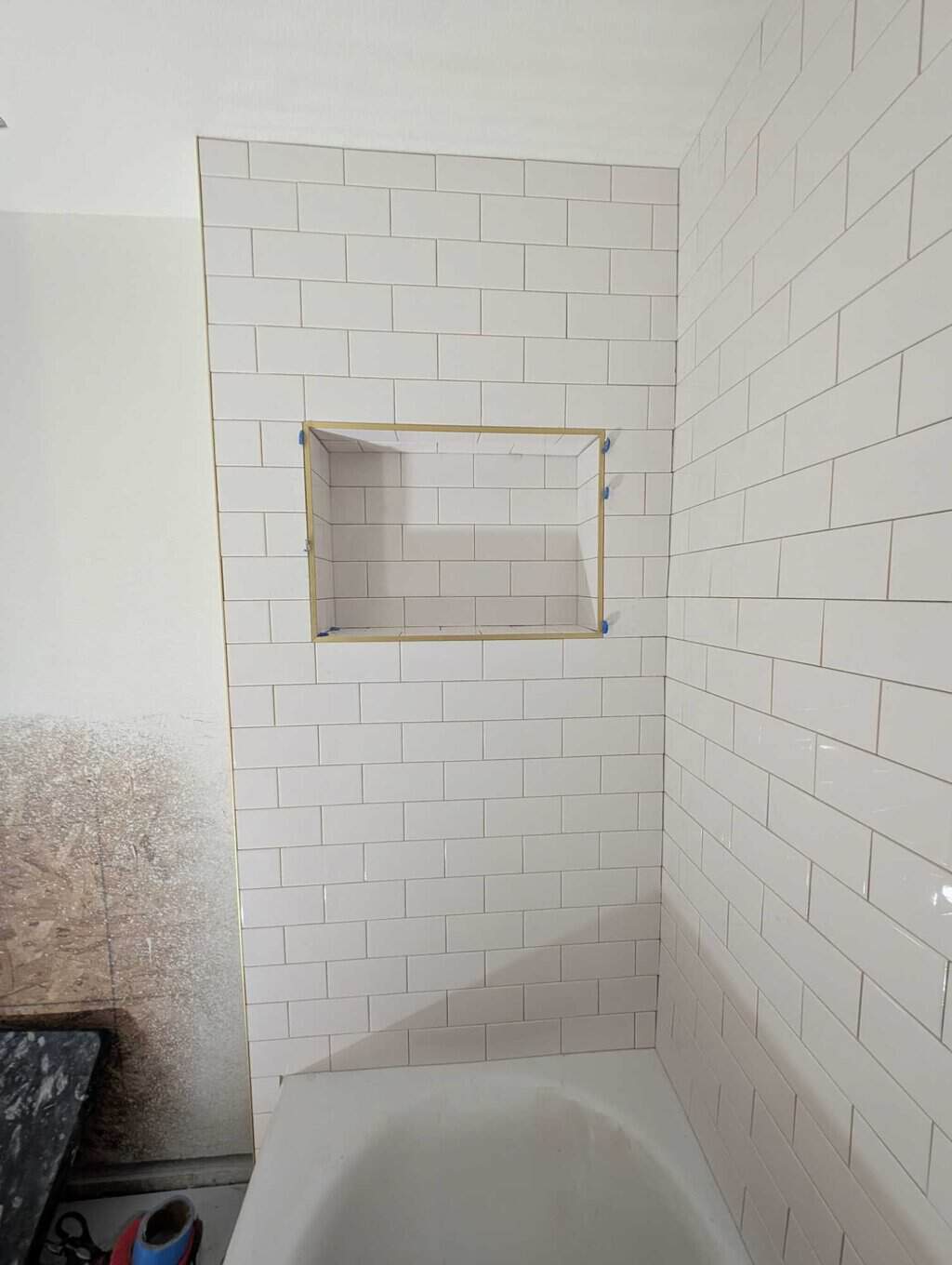 Niche fully set