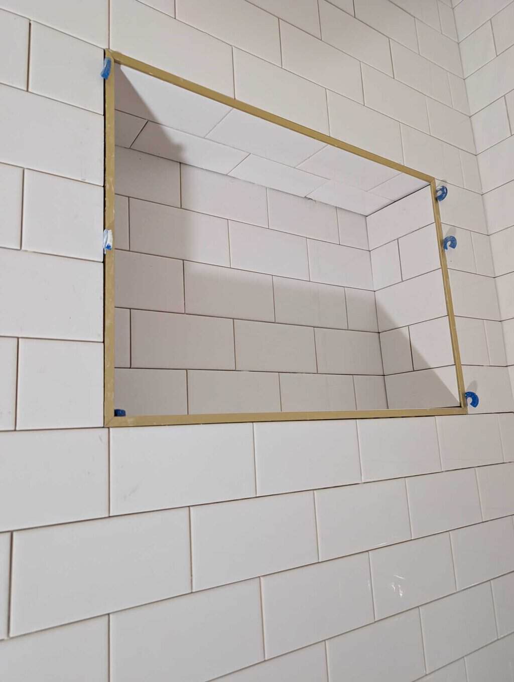 Niche fully set