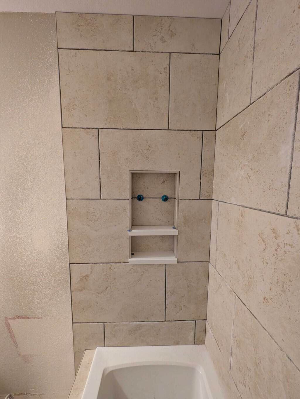 Niche fully set